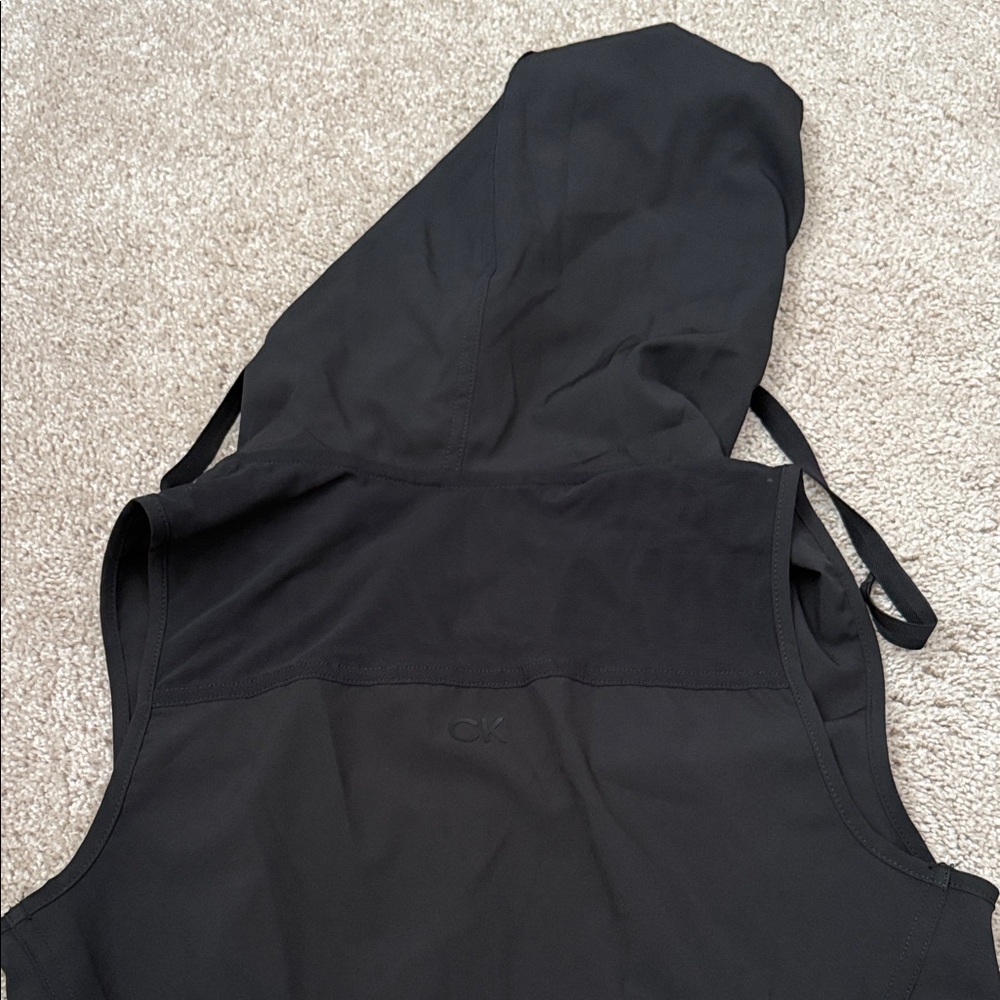 Calvin Klein Black Sleeveless Zip-Front Top with Hood - Picture 4 of 5